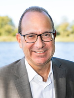 Portraitfoto von 1. Bürgermeister Hans Feil